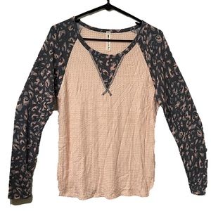 Vanilla Bay sweater size small pink with pattern sleeves